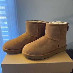 UGG Classic Mini ll